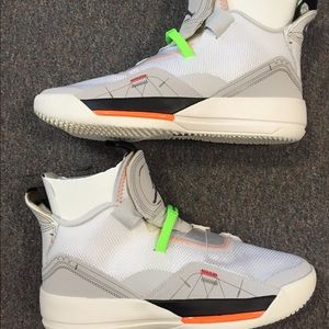 Jordan 33 vast grey green size 10 DS